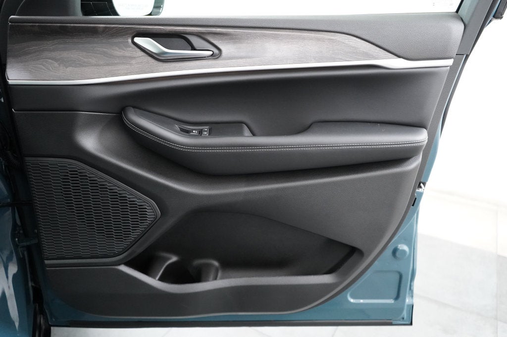 2027 Jeep Grand Cherokee L Limited
