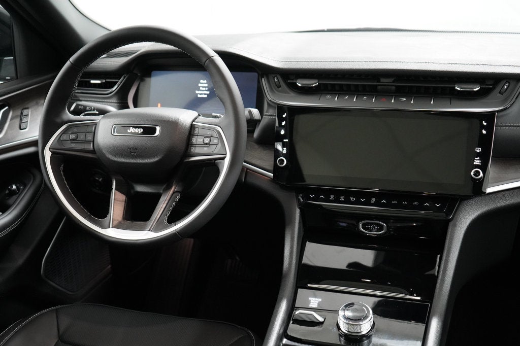 2027 Jeep Grand Cherokee L Limited Reserve