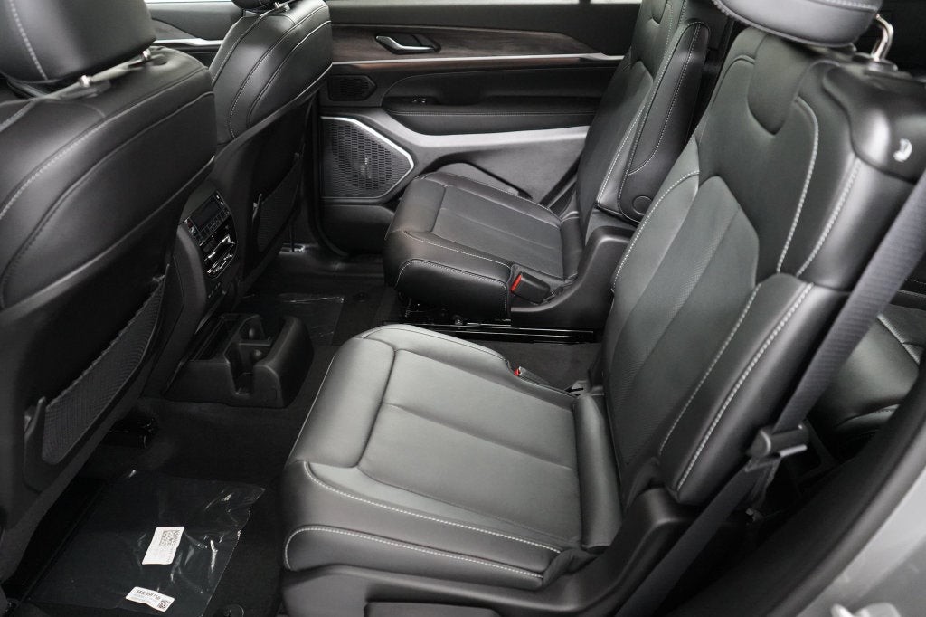 2027 Jeep Grand Cherokee L Limited Reserve