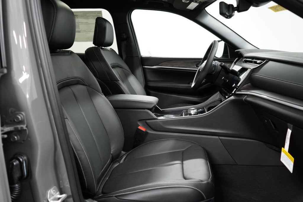 2027 Jeep Grand Cherokee L Limited Reserve