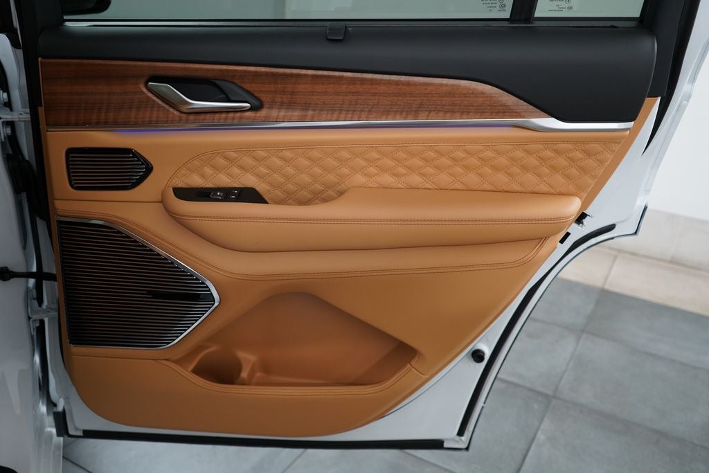 2027 Jeep Grand Cherokee L Summit