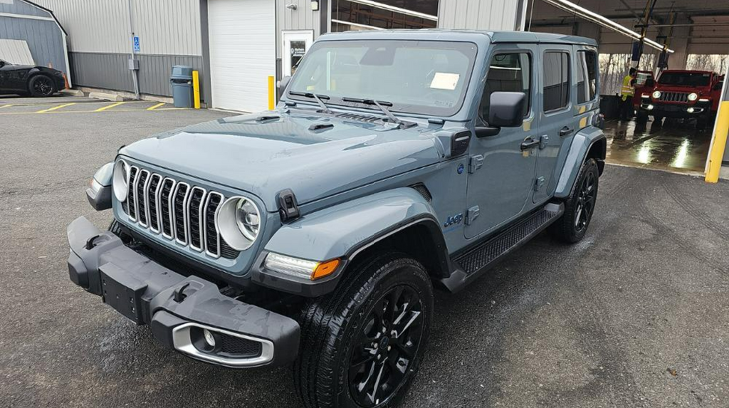 2025 Jeep Wrangler Sahara 4xe