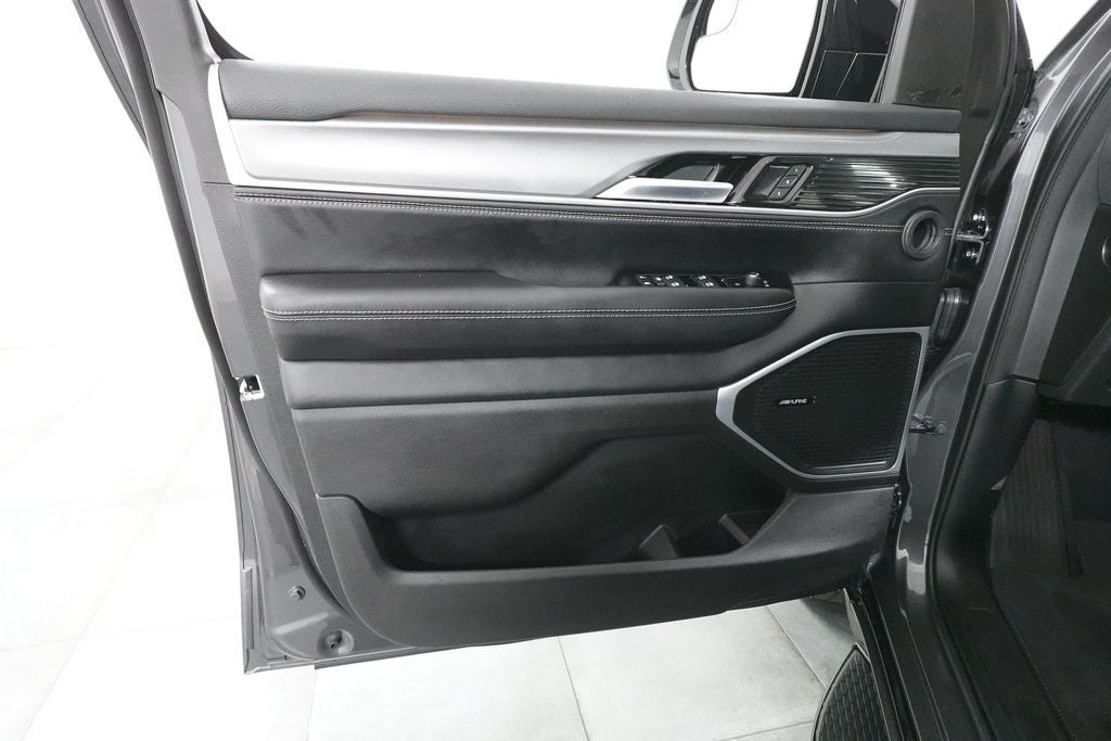 2026 Jeep Grand Wagoneer L 4x4