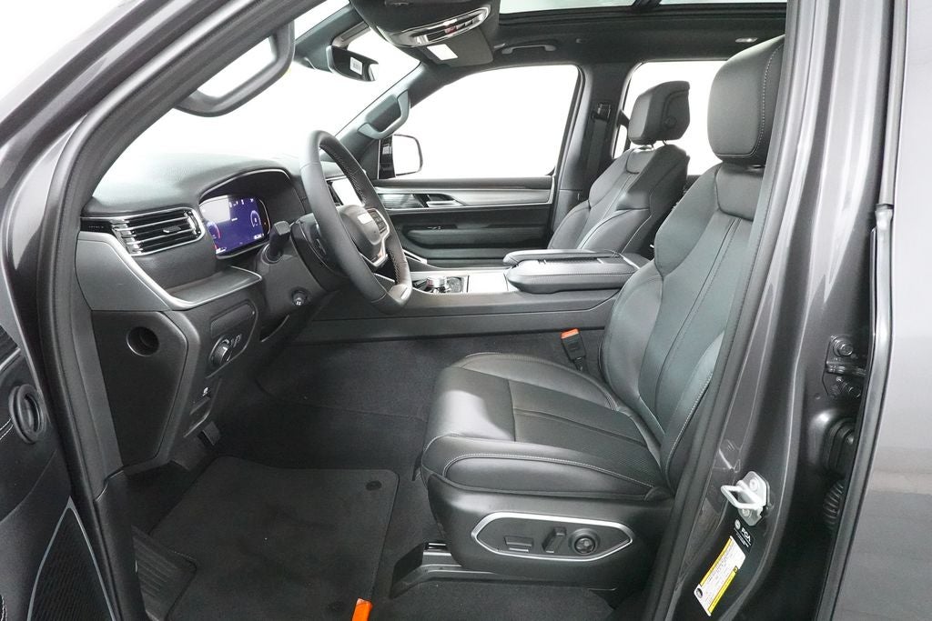 2026 Jeep Grand Wagoneer L 4x4