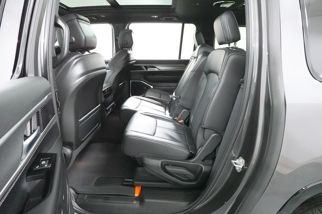 2026 Jeep Grand Wagoneer L 4x4