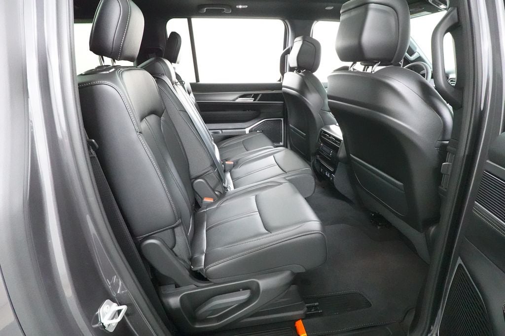 2026 Jeep Grand Wagoneer L 4x4