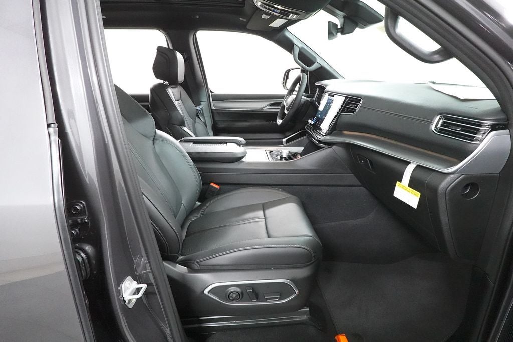 2026 Jeep Grand Wagoneer L 4x4