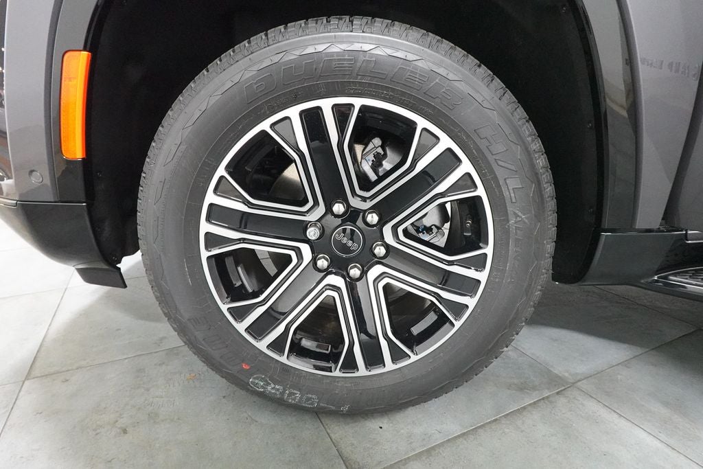 2026 Jeep Grand Wagoneer L 4x4