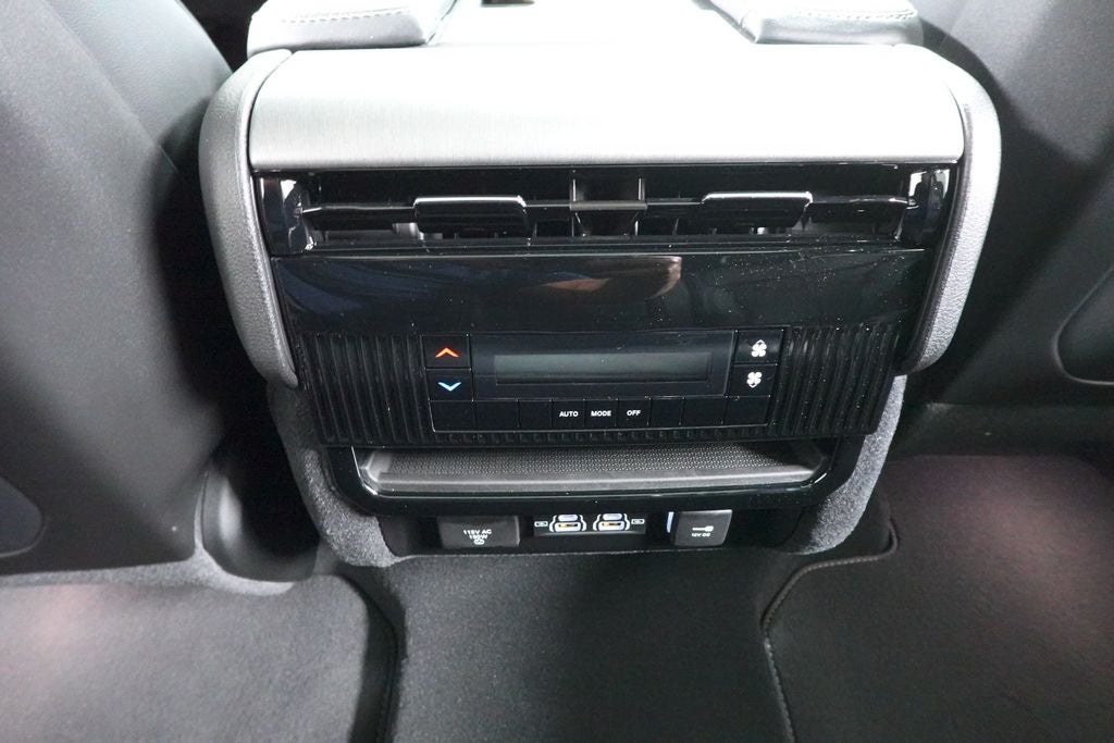 2026 Jeep Grand Wagoneer L 4x4
