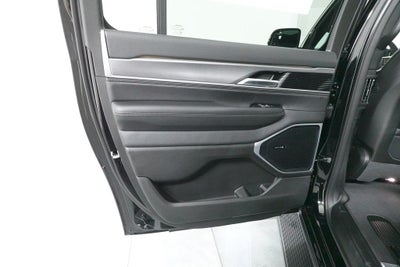 2026 Jeep Grand Wagoneer L 4x4