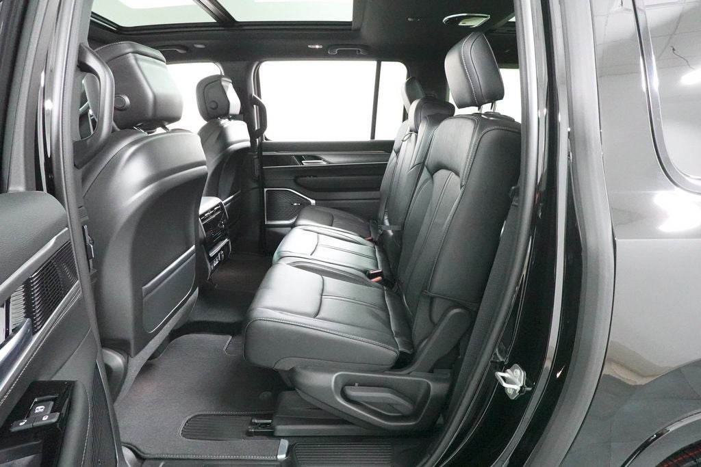 2026 Jeep Grand Wagoneer L 4x4