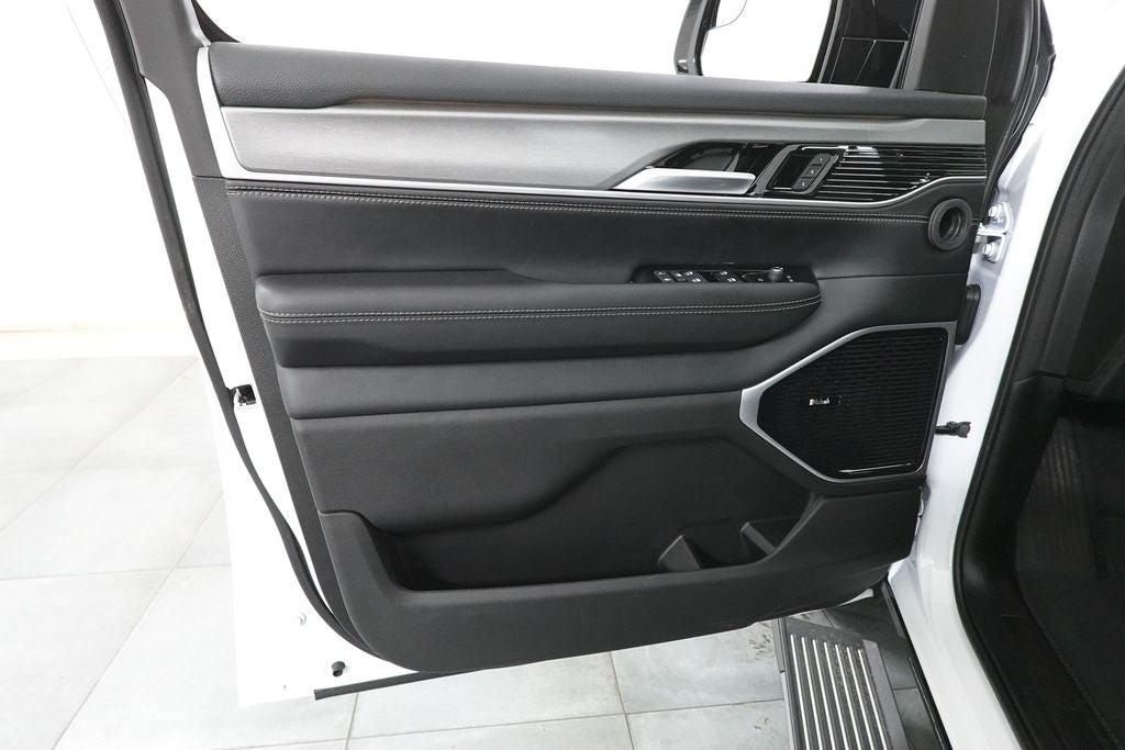 2026 Jeep Grand Wagoneer L Limited Reserve