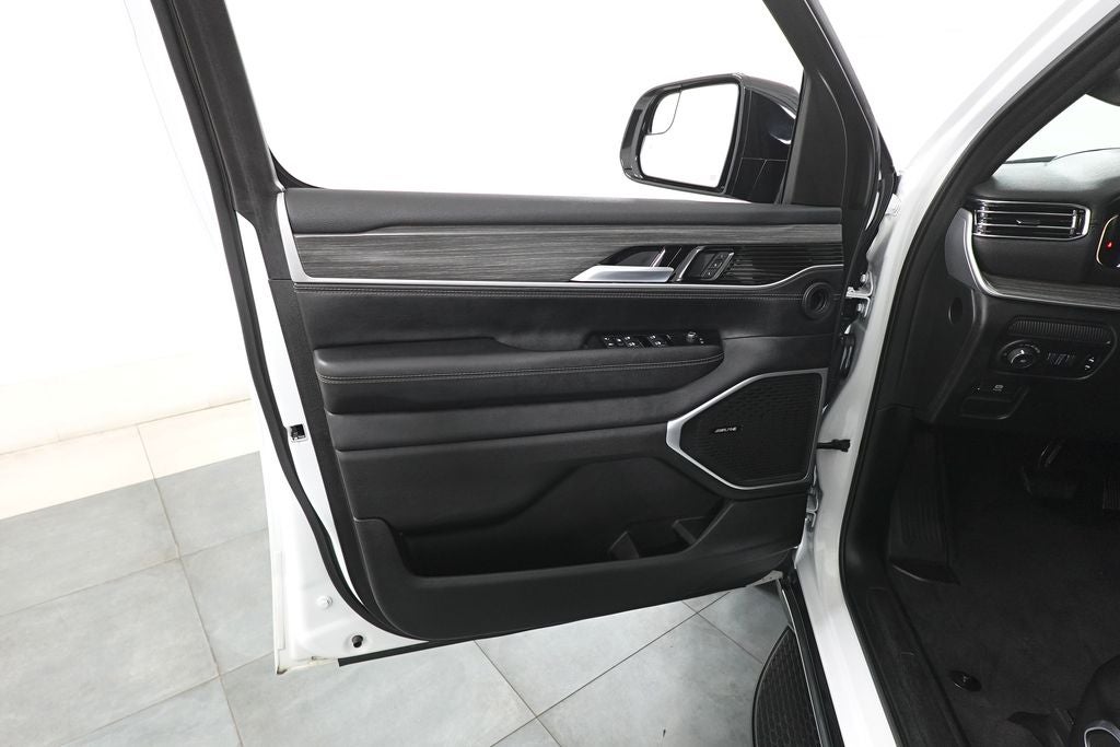 2024 Jeep Wagoneer L Series III