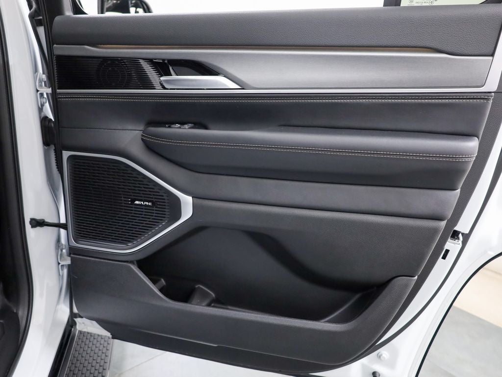 2026 Jeep Grand Wagoneer Limited Altitude