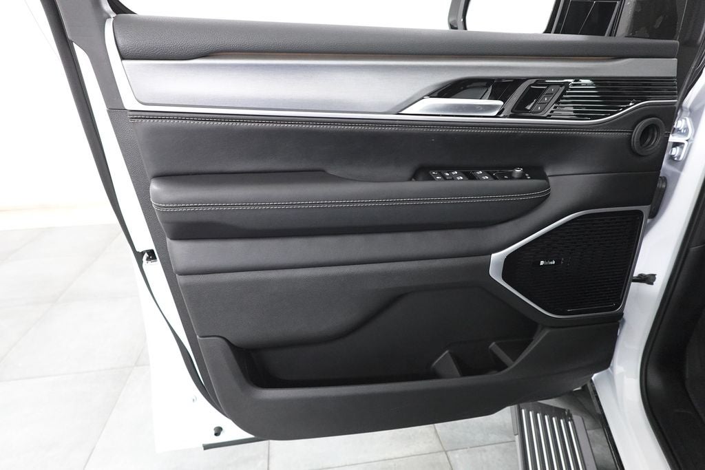 2026 Jeep Grand Wagoneer Limited Reserve