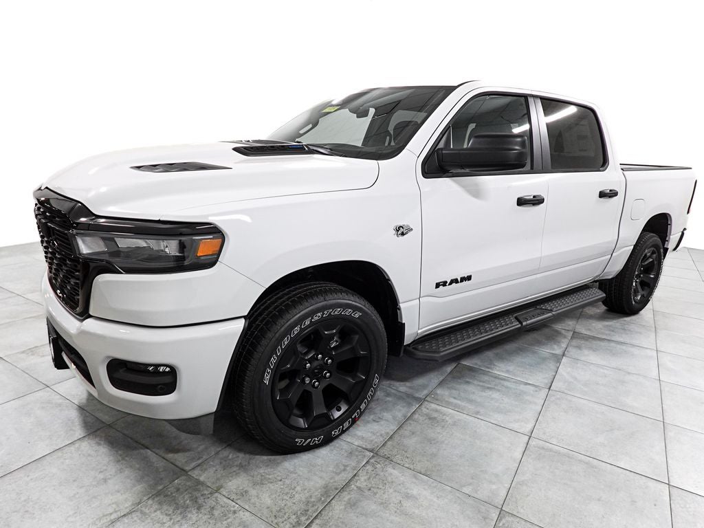 2026 RAM Ram 1500 RAM 1500 EXPRESS CREW CAB 4X4 5'7' BOX