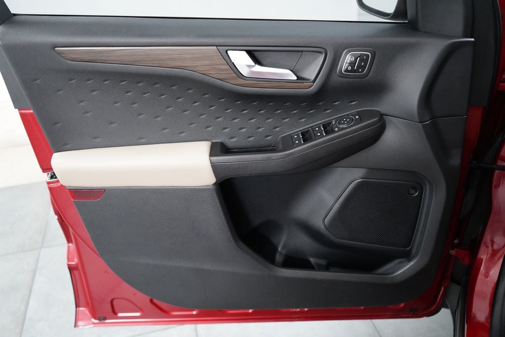 2020 Ford Escape Hybrid Titanium Hybrid