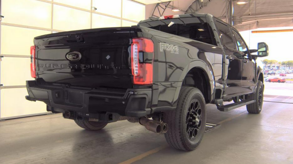 2023 Ford Super Duty F-250 Pickup Lariat