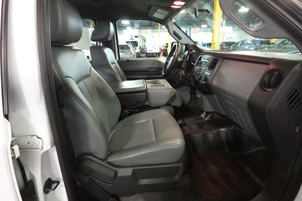 2013 Ford Super Duty F-350 SRW Pickup XL