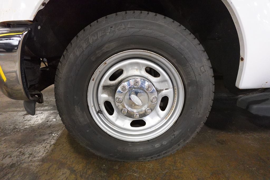 2013 Ford Super Duty F-350 SRW Pickup XL