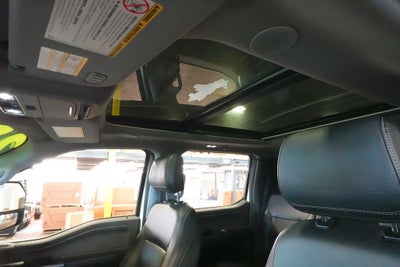 2023 Ford Super Duty F-350 SRW Pickup Lariat TREMOR