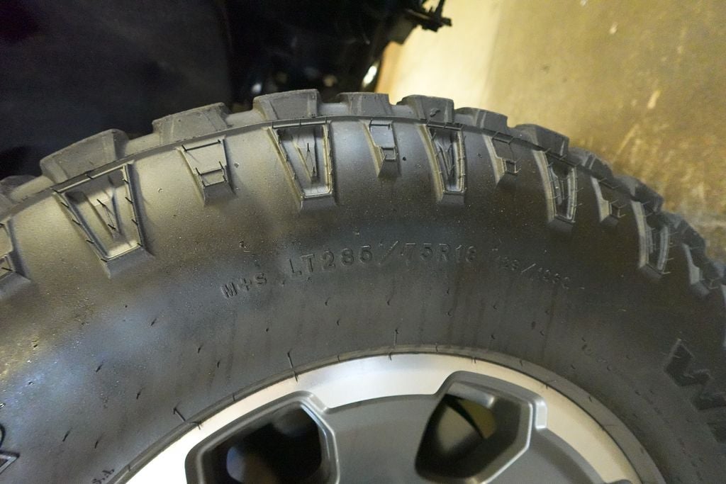 2023 Ford Super Duty F-350 SRW Pickup Lariat TREMOR