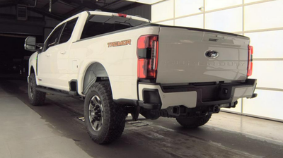 2023 Ford Super Duty F-350 SRW Pickup Lariat