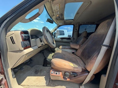 2005 Ford Super Duty F-350 DRW Lariat