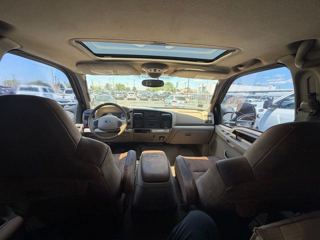 2005 Ford Super Duty F-350 DRW Lariat
