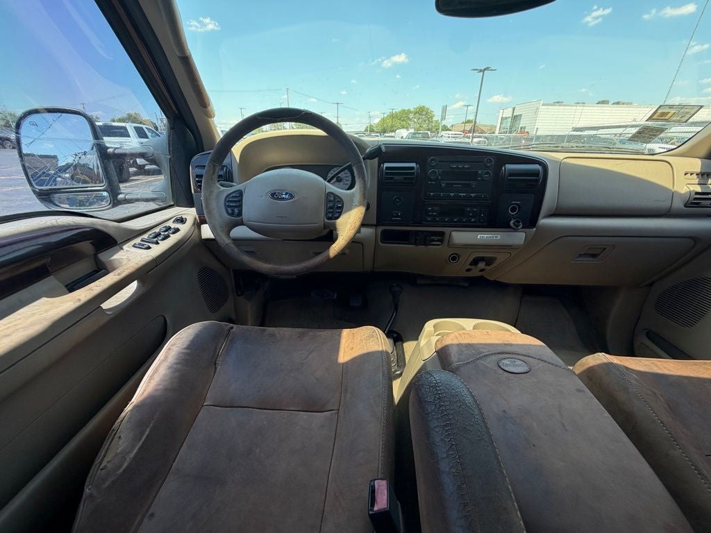 2005 Ford Super Duty F-350 DRW Lariat