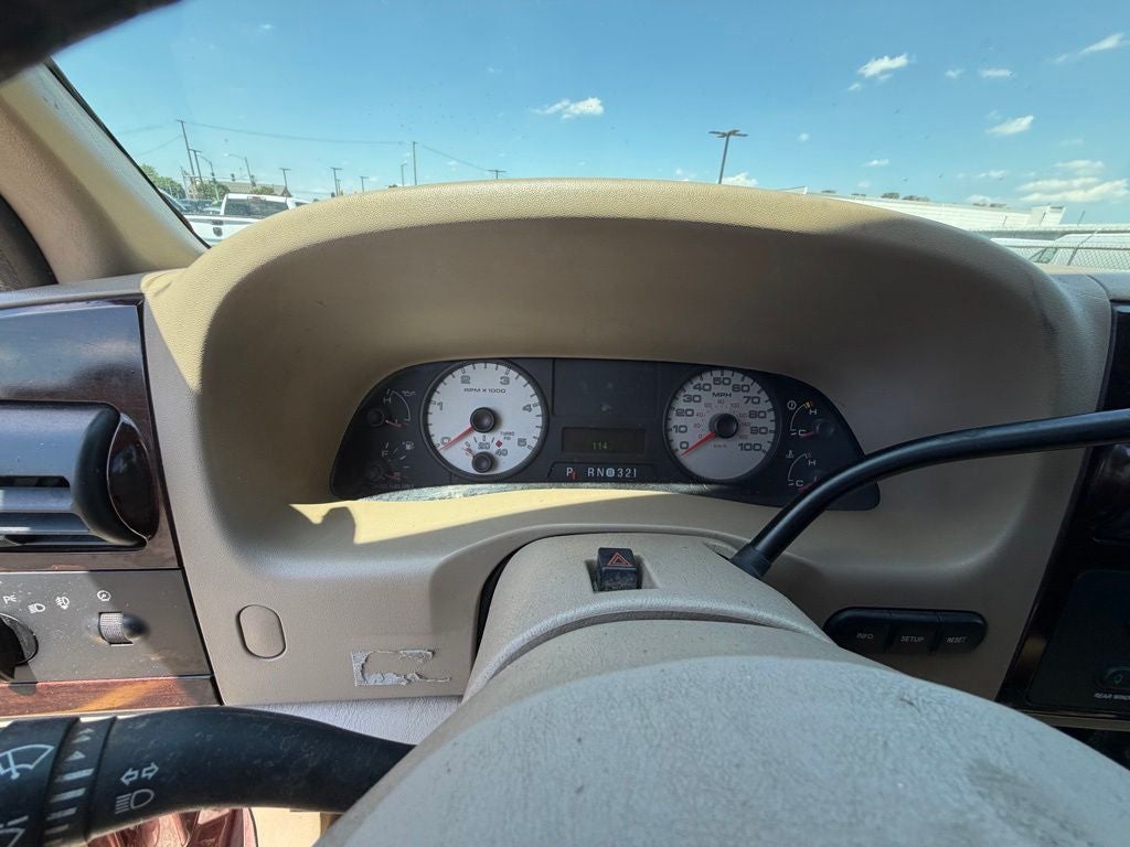 2005 Ford Super Duty F-350 DRW Lariat
