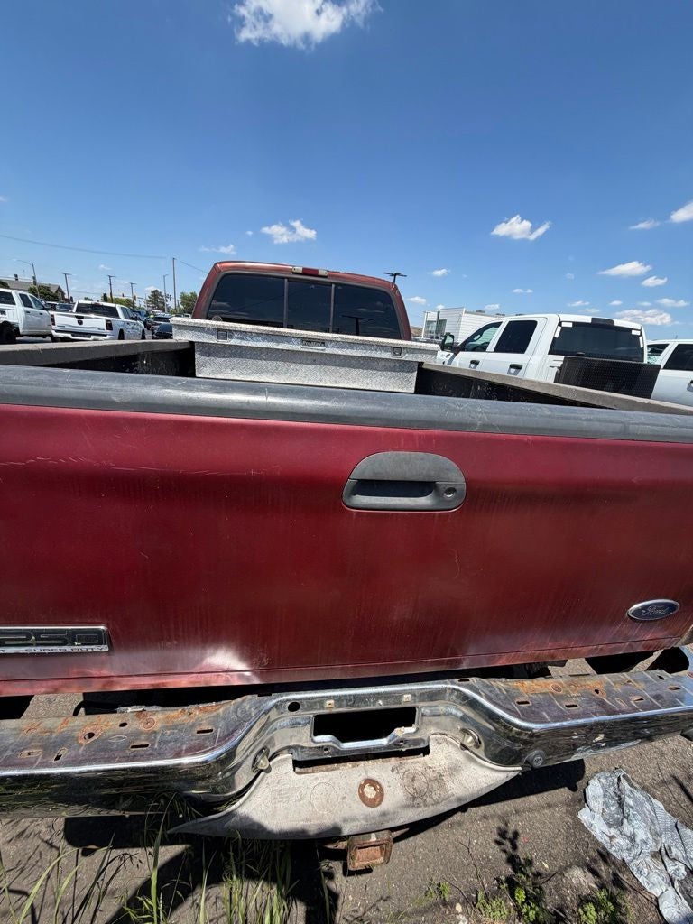 2005 Ford Super Duty F-350 DRW Lariat