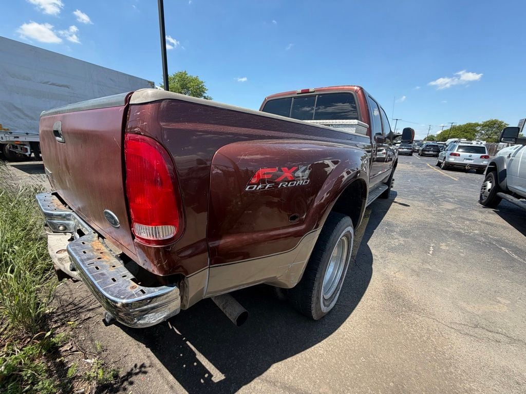 2005 Ford Super Duty F-350 DRW Lariat