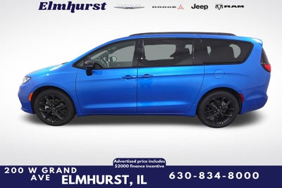 2026 Chrysler Pacifica Select