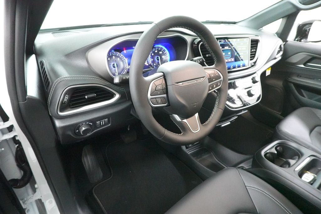 2027 Chrysler Pacifica PACIFICA SELECT