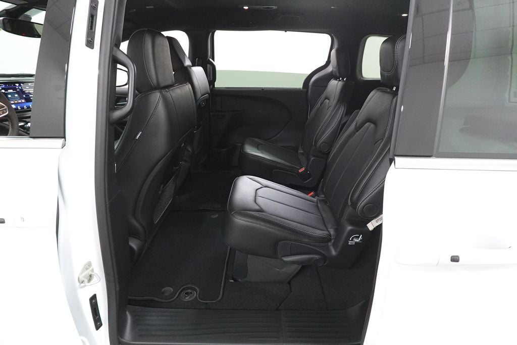 2027 Chrysler Pacifica PACIFICA SELECT