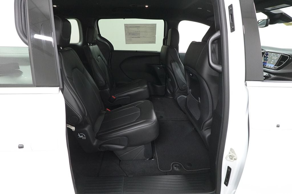 2027 Chrysler Pacifica PACIFICA SELECT