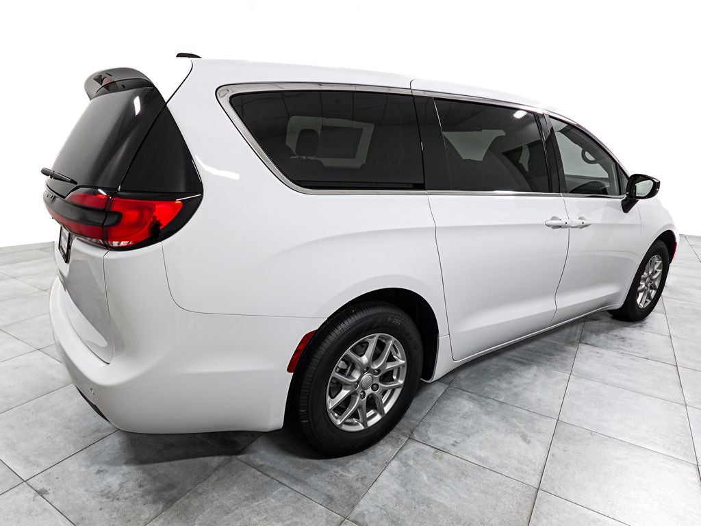 2027 Chrysler Pacifica PACIFICA SELECT