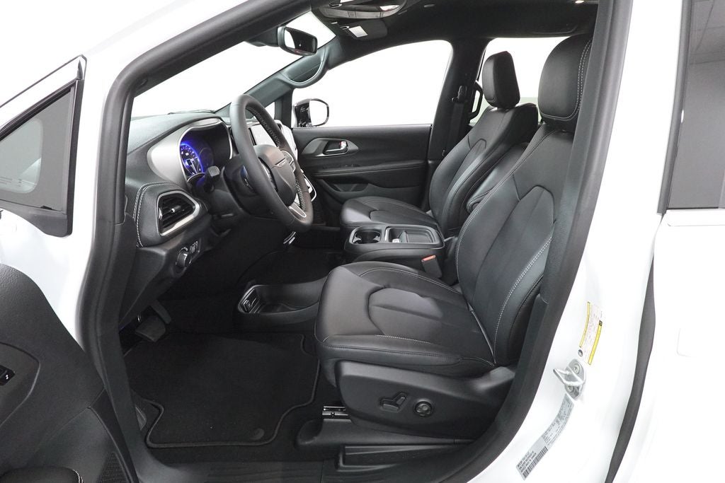 2027 Chrysler Pacifica PACIFICA SELECT