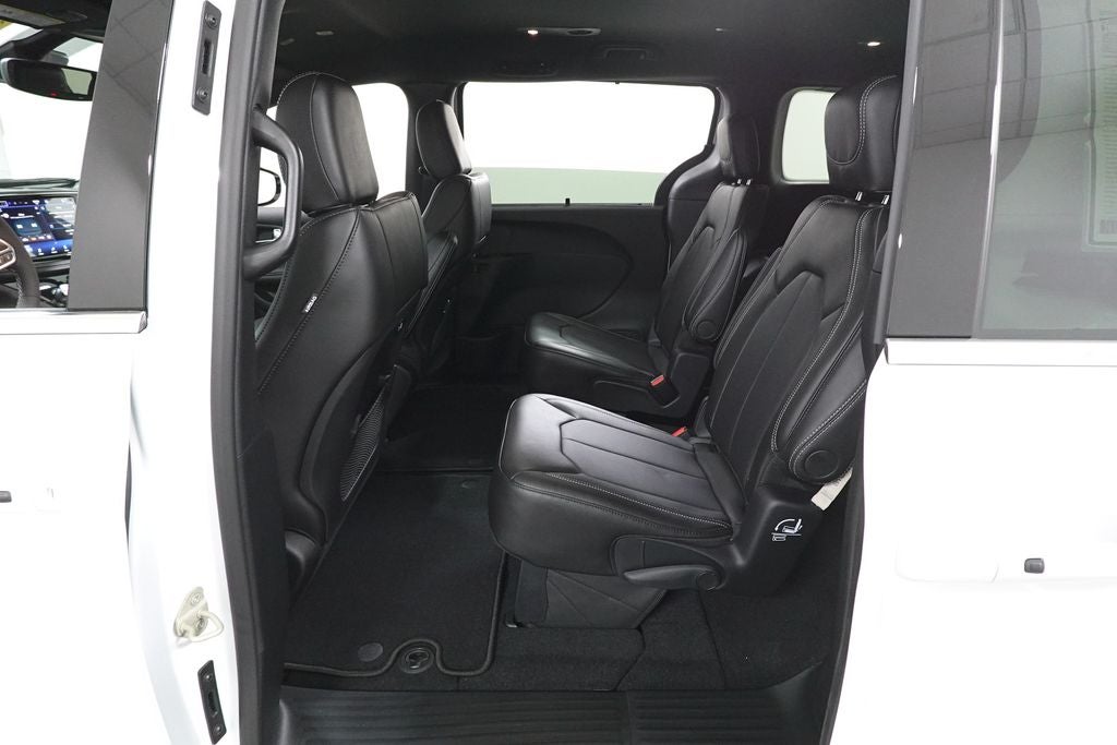 2027 Chrysler Pacifica PACIFICA SELECT