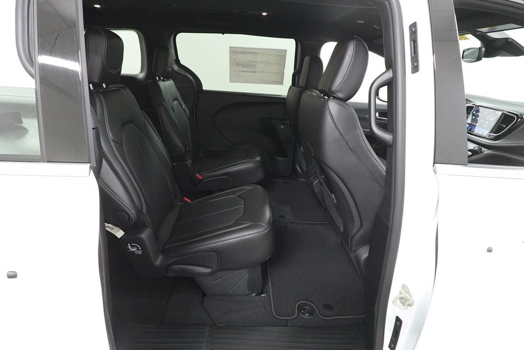 2027 Chrysler Pacifica PACIFICA SELECT