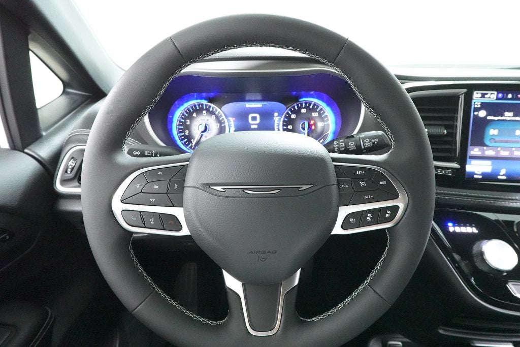 2027 Chrysler Pacifica PACIFICA SELECT