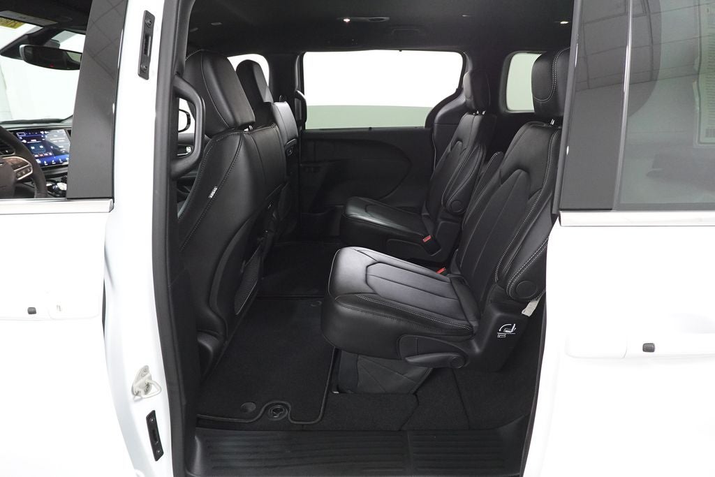 2027 Chrysler Pacifica PACIFICA SELECT
