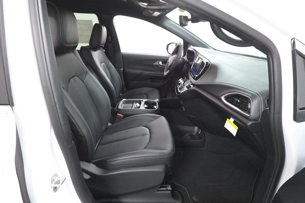 2027 Chrysler Pacifica PACIFICA SELECT