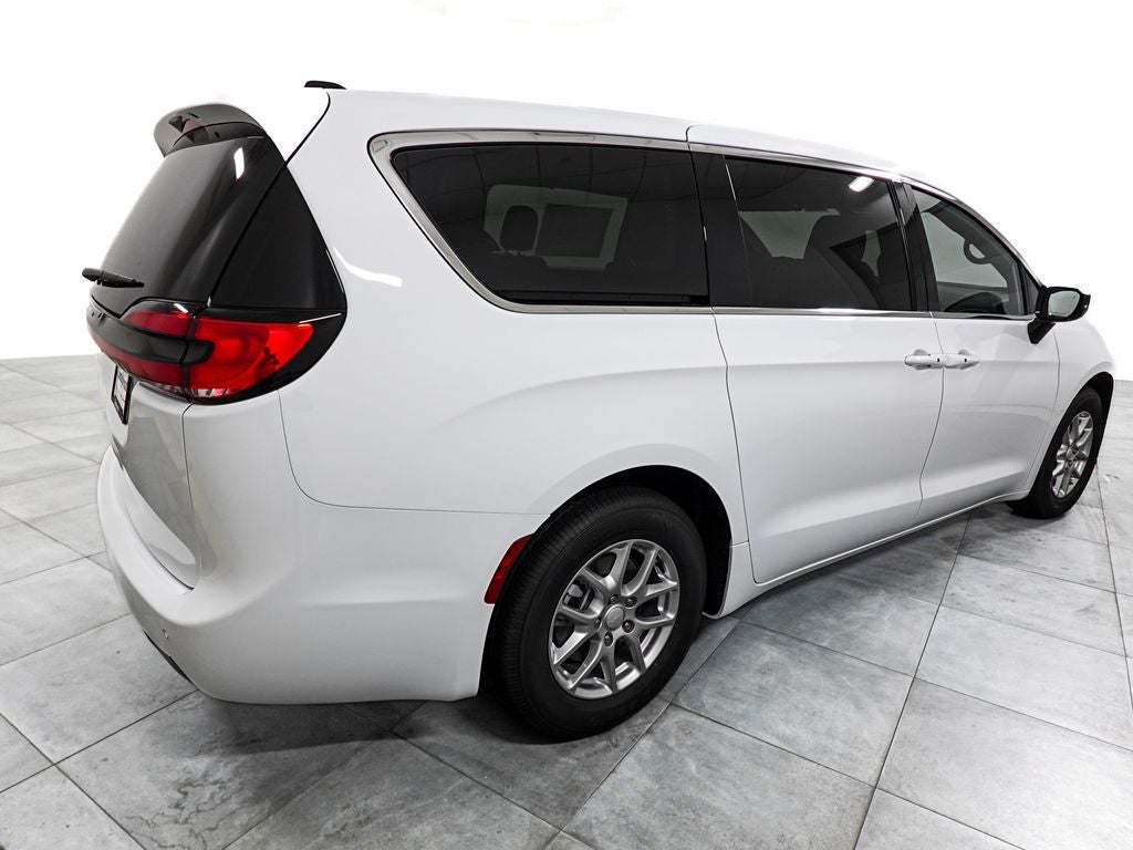 2027 Chrysler Pacifica PACIFICA SELECT
