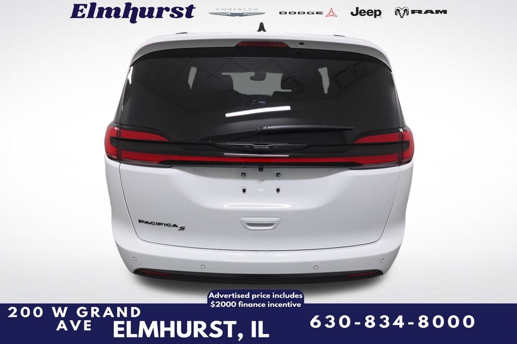 2026 Chrysler Pacifica Select