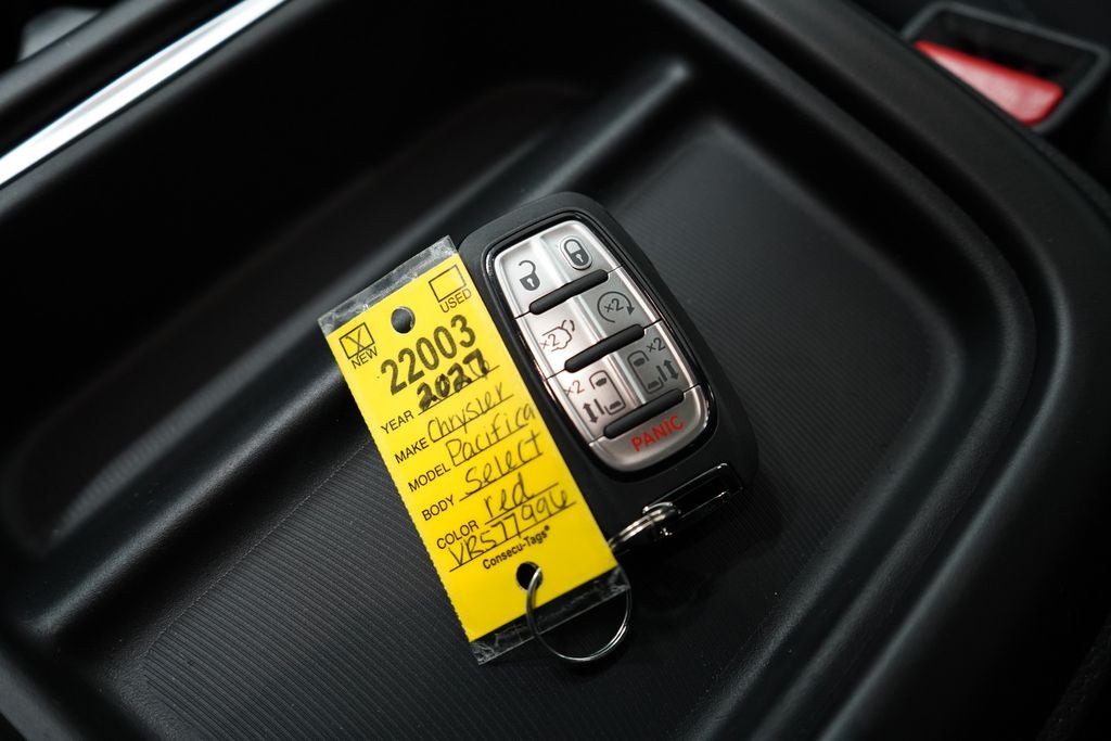 2027 Chrysler Pacifica Select