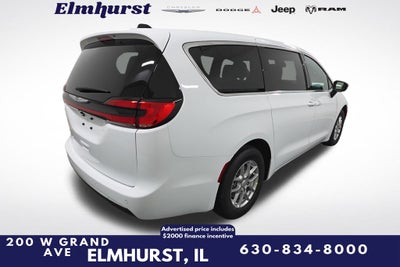 2026 Chrysler Pacifica Select