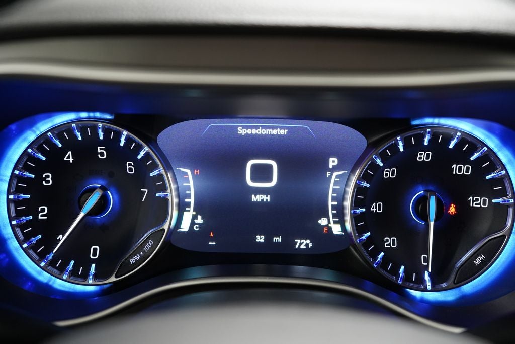 2027 Chrysler Pacifica Select