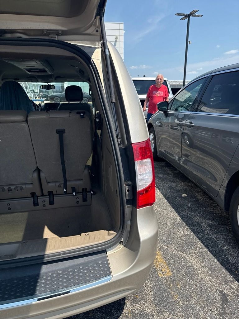 2013 Chrysler Town & Country Touring